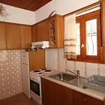 Alex 3, Case de vacanță Barbati